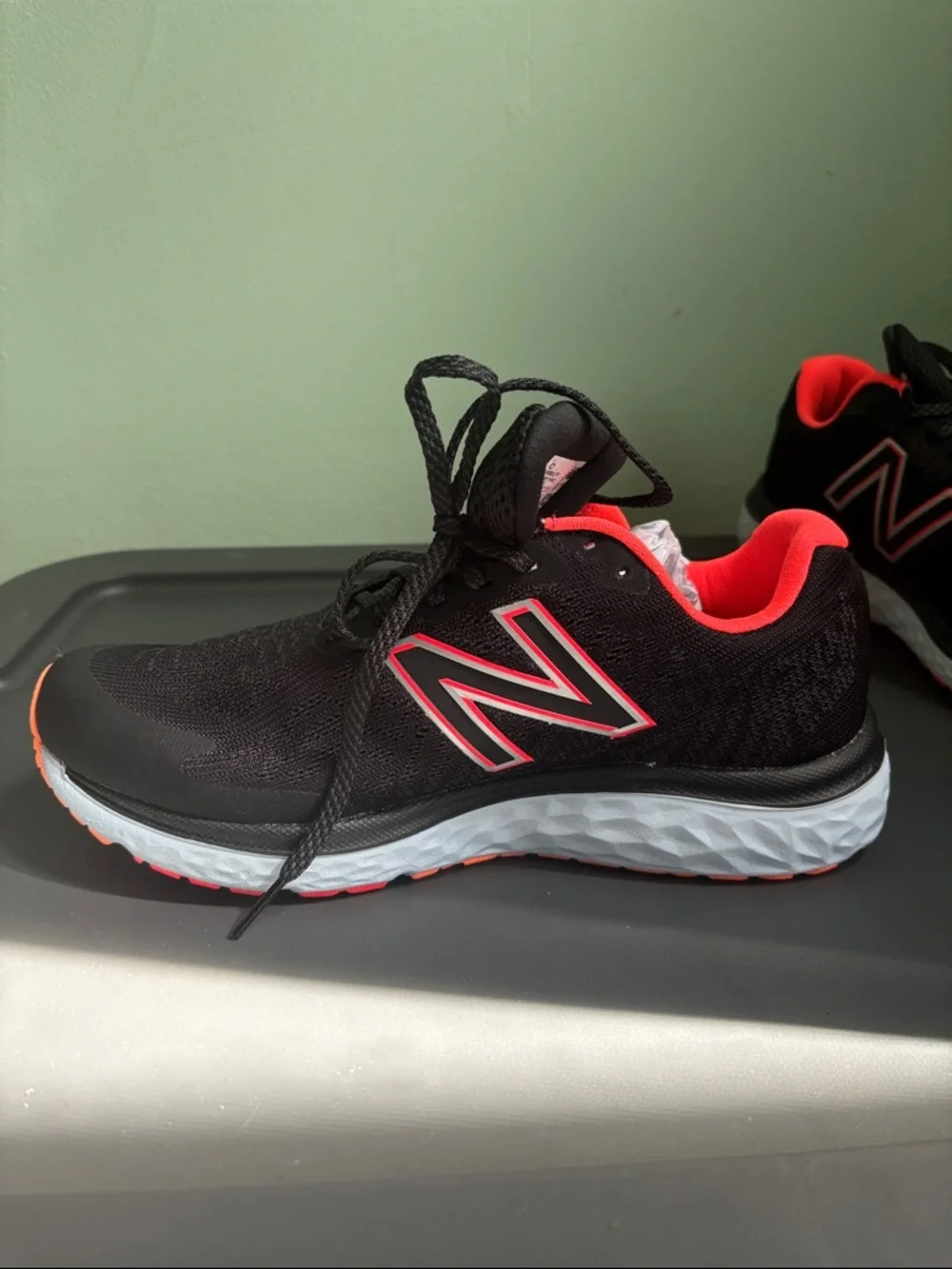 New Balance Women’s Black & Coral Athletic Running Shoes Size 9 WIDE - Picture 4 of 7